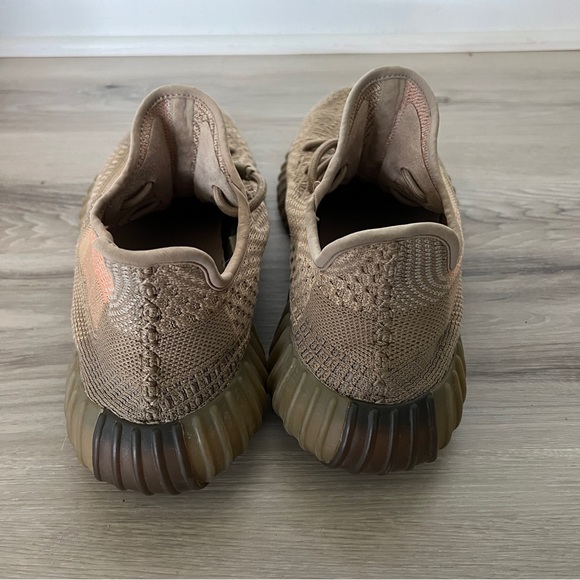 Yeezy Men’s Sneaker - Picture 4 of 7